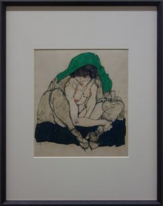Kauernde mit grunem Kopftuch / Crouching Woman with Green Headscarf
